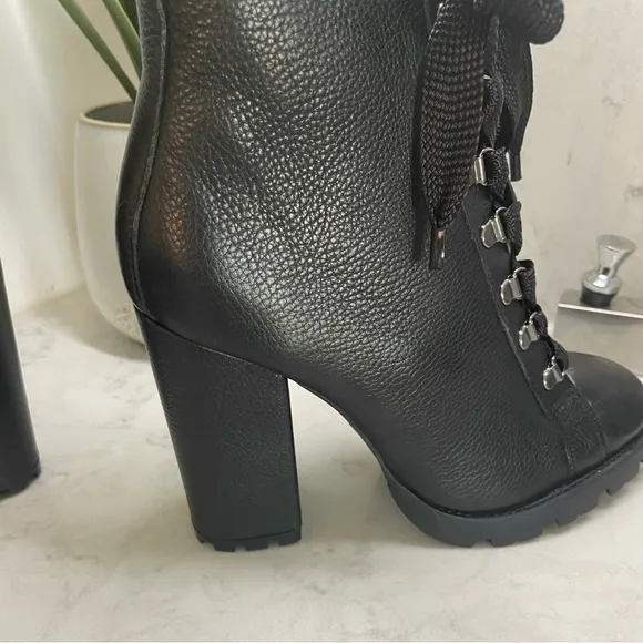 New! Schutz Zhara Black Leather SherpaLined Heeled Lace Up Boots Black