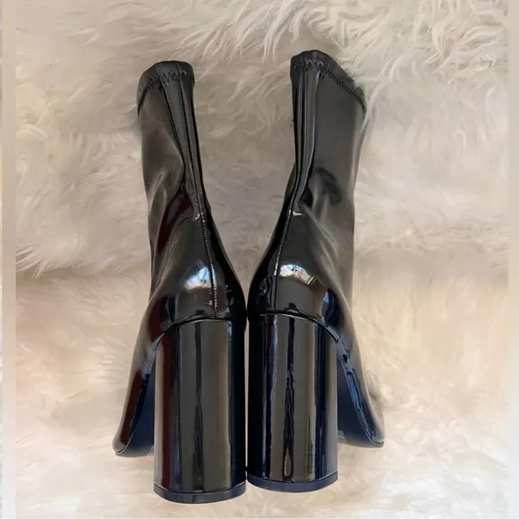 New! STEVE MADDEN Fulton Square Heel Patent Faux Leather Ankle Boots