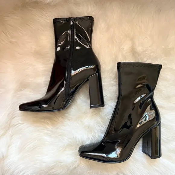 New! STEVE MADDEN Fulton Square Heel Patent Faux Leather Ankle Boots