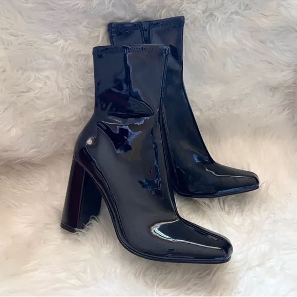 New! STEVE MADDEN Fulton Square Heel Patent Faux Leather Ankle Boots