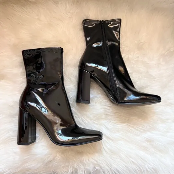New! STEVE MADDEN Fulton Square Heel Patent Faux Leather Ankle Boots
