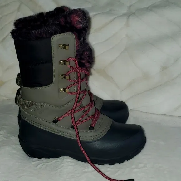 New The North Face Women's Shellista IV Luxe Waterproof Winter Rain Snow Boots