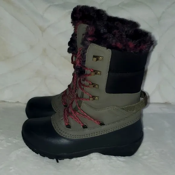 New The North Face Women's Shellista IV Luxe Waterproof Winter Rain Snow Boots