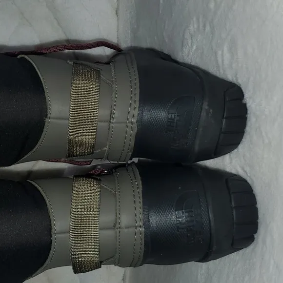 New The North Face Women's Shellista IV Luxe Waterproof Winter Rain Snow Boots