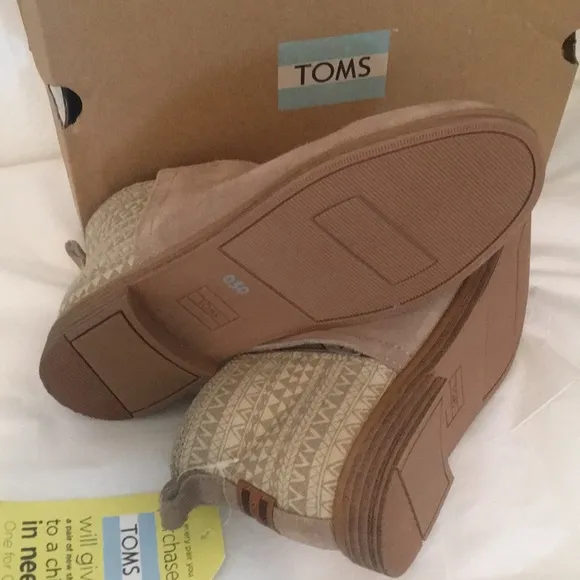 New, Toms booties 👢