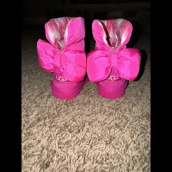 NEW UGG MAXI WAVELENGTH BAILEY BOW PUFFER BOOTS Youth 6 💕