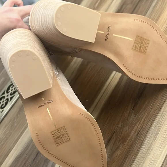 New with box. Suede cowgirl boots.  So cute!