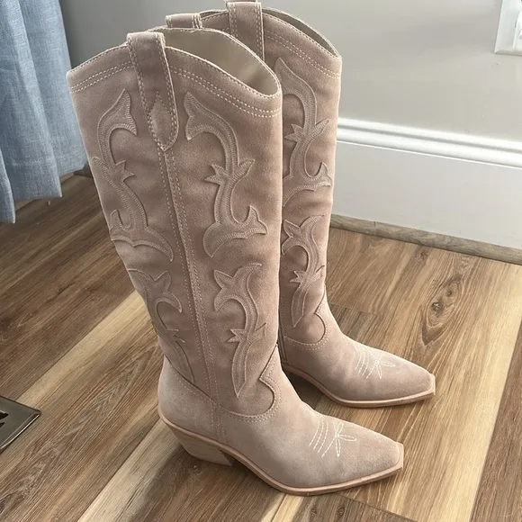 New with box. Suede cowgirl boots.  So cute!