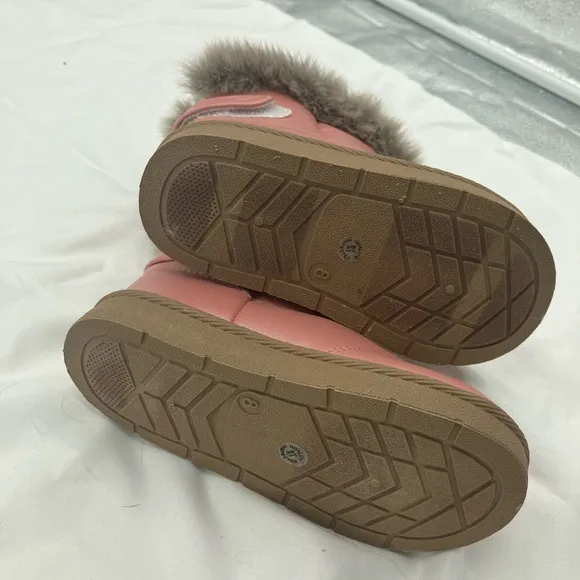 NEW WITH TAGS THERE ABOUTS GIRL TODDLER PINK BOOTS WITH FAUX GRAY FUR