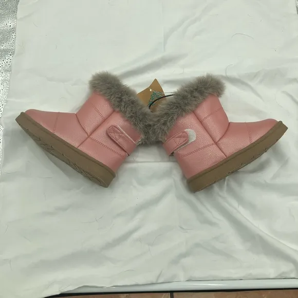 NEW WITH TAGS THERE ABOUTS GIRL TODDLER PINK BOOTS WITH FAUX GRAY FUR
