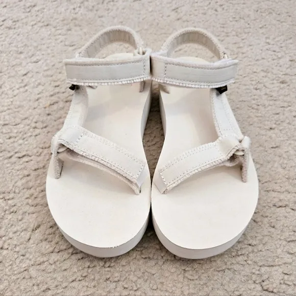 NEW Women Teva Sandals - Cream