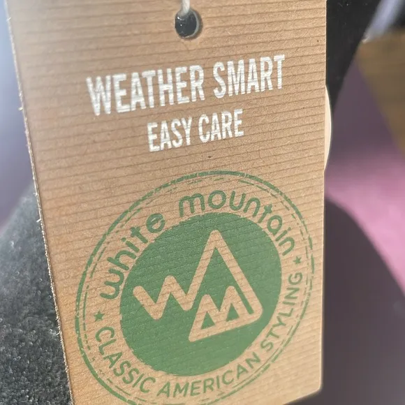 New Women's White Mountain boots with side sizzlers and design.  Size 6.5M