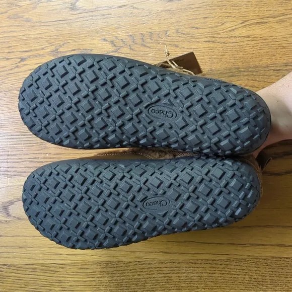 NIB Chaco Ramble Fluff Bootie Natural Brown Color Kids Size 4.5