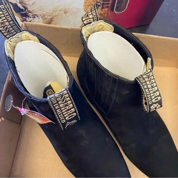 NIB El Besserro Leather Nobuck Nubuck Suede Leather Boots Booties 9