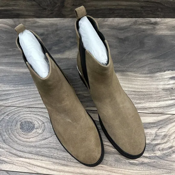 NIB Kenneth Cole Levon 2.0 Welt Chelsea Suede Ankle Boots Bootie Dark Taupe 8.5M