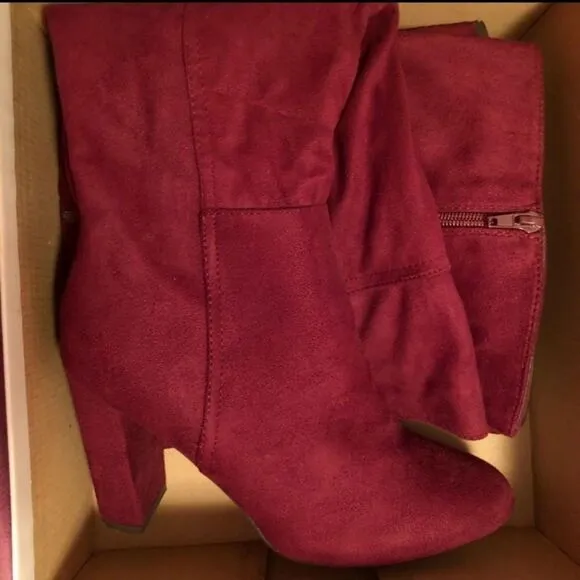 NIB knee Boots sz 8