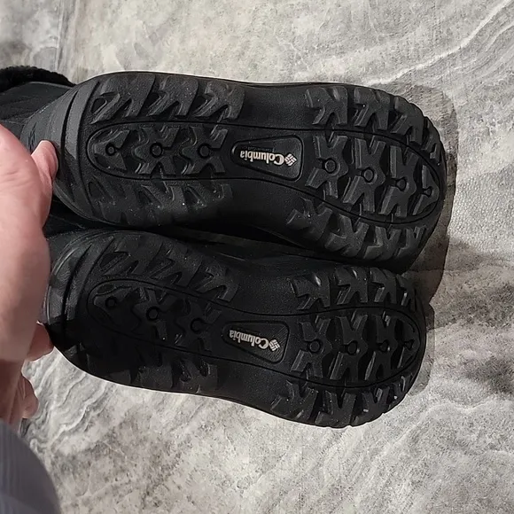 NIB (New in Box) Women's Columbia Ice Maiden Winter Waterproof Boots
