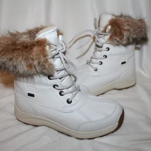 NIB UGG ADIRONDACK III WOMEN'S LEATHER FUR TRIMMED‎ SHEARLING LINED BOOTS
