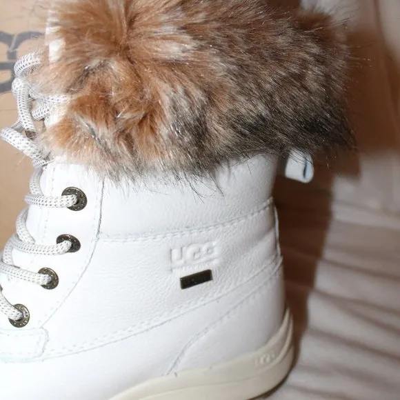 NIB UGG ADIRONDACK III WOMEN'S LEATHER FUR TRIMMED‎ SHEARLING LINED BOOTS