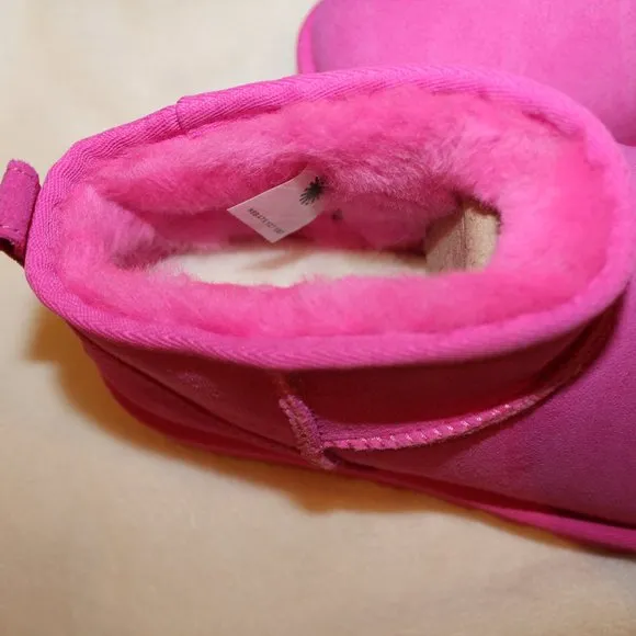 NIB‎ UGG ULTRA MINI SUEDE SHEARLING LINED ANKLE BOOTS CARNATION PINK