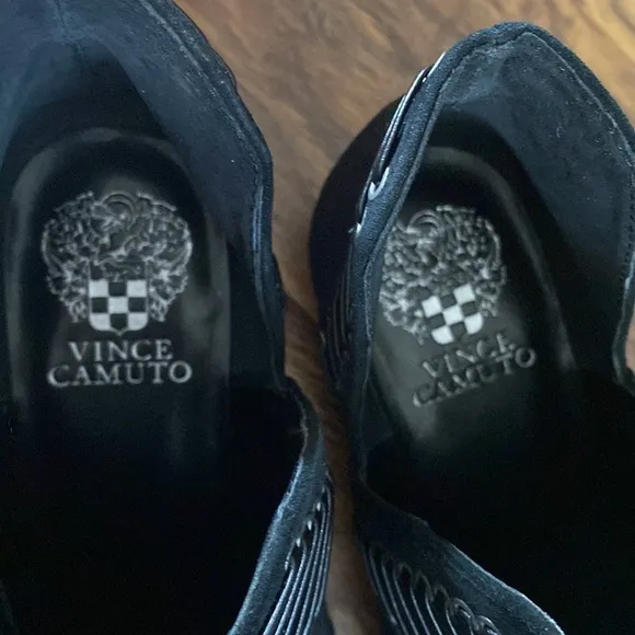 NIB Vince Camuto suede boots black 7.5