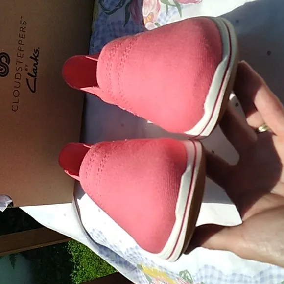 NIB Women's Clarks Cloudsteppers corral pink slip on shoes sizes 6.5 and 11
