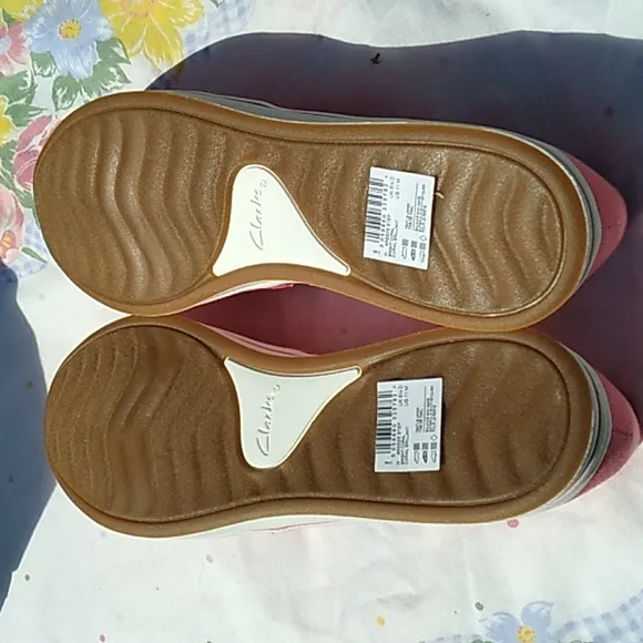 NIB Women's Clarks Cloudsteppers corral pink slip on shoes sizes 6.5 and 11