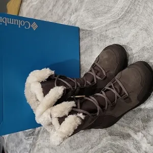 NIB Women's Size 9 Columbia Ice Maiden II Boots
