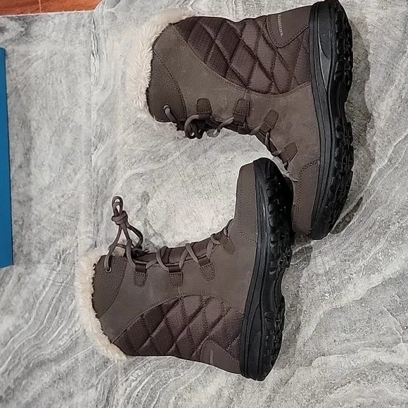 NIB Women's Size 9 Columbia Ice Maiden II Boots