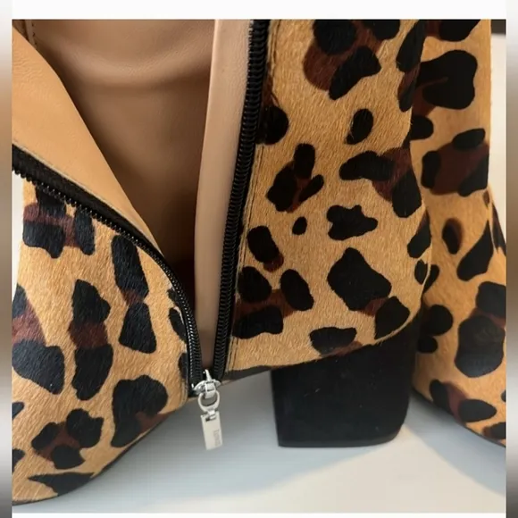 NIB🔥$290 Schutz Gorgeous Horsehair Booties🤩 with Dustbag Size 9 Trending