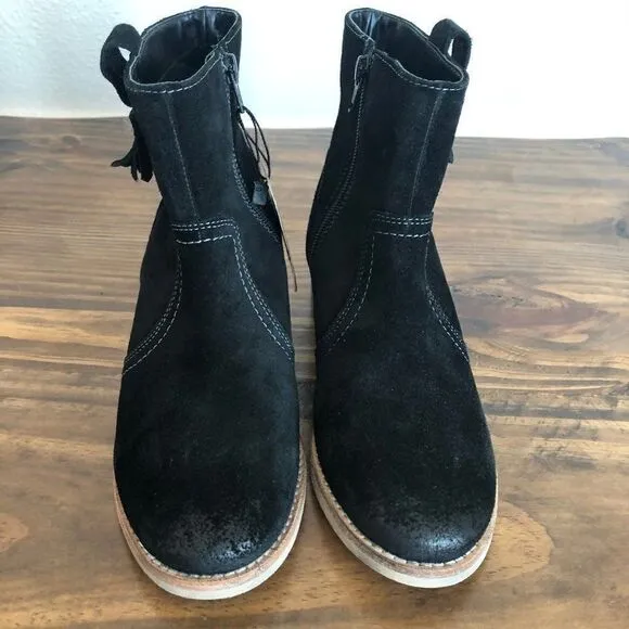 NIB Crevo Linley Black Suede Distressed Booties