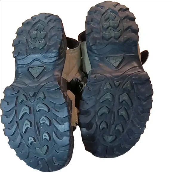 NIKE ACG MENS SANDALS GREEN WITH BLACK SIZE 8