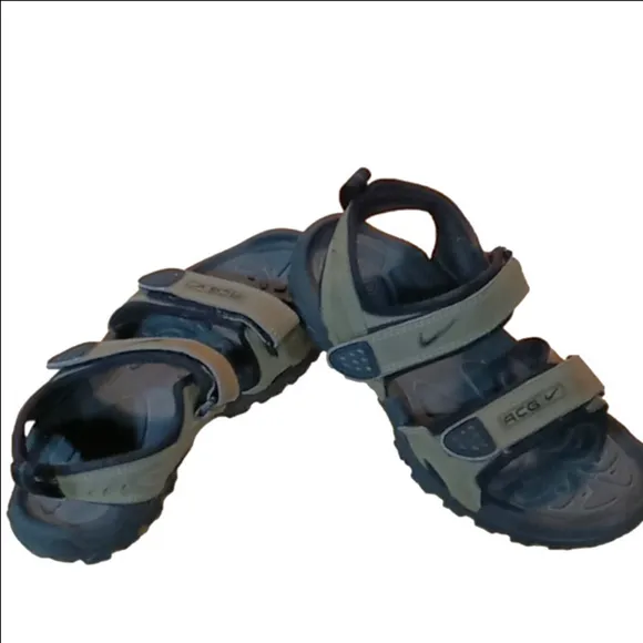 NIKE ACG MENS SANDALS GREEN WITH BLACK SIZE 8
