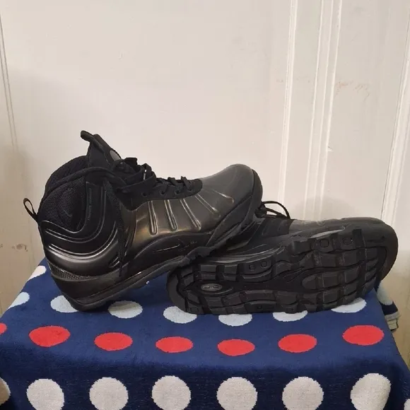 Nike Air Bakin Posite Triple Black 618056-001 Size 11