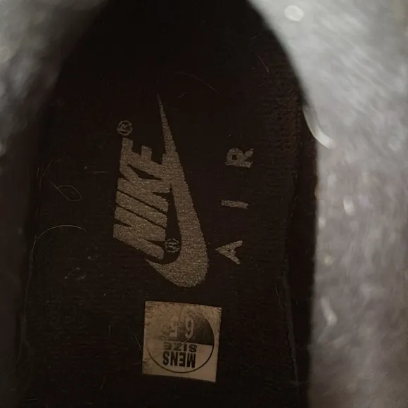 Nike Air Black and Green Sneakers with Air Cushion