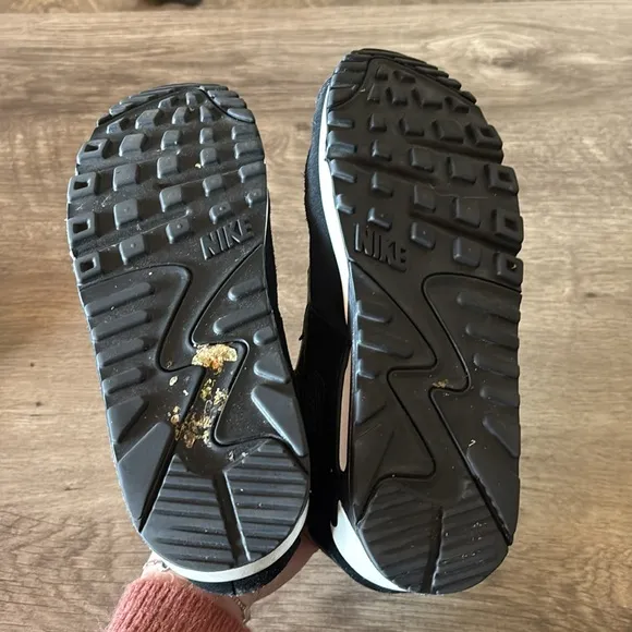 Nike Air Black and Green Sneakers with Air Cushion