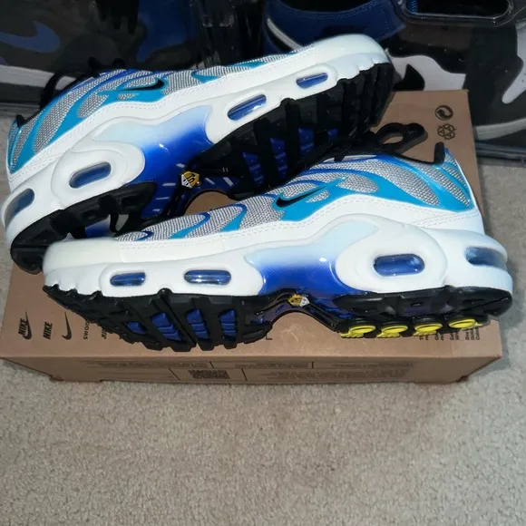 Nike Air Max Plus Big Kids Running Shoes Smoke Grey/ Black Size 6Y CD0609-019