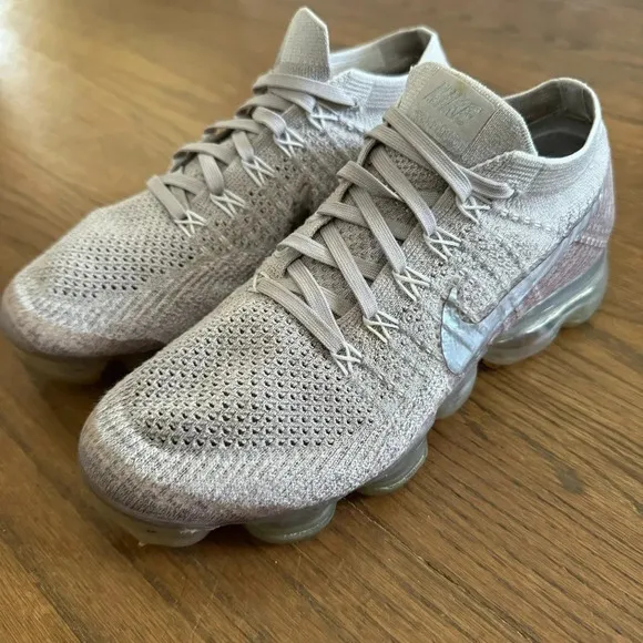 Nike Air VaporMax STRING/CHROME-SUNSET GLOW-TAUPE GREY Women’s size 7