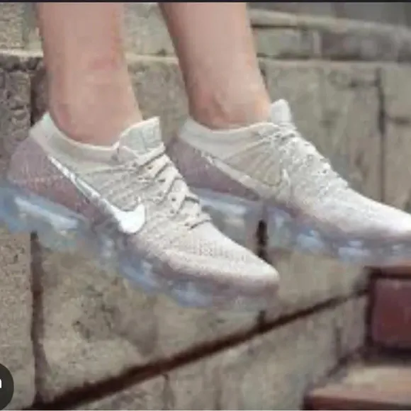 Nike Air VaporMax STRING/CHROME-SUNSET GLOW-TAUPE GREY Women’s size 7