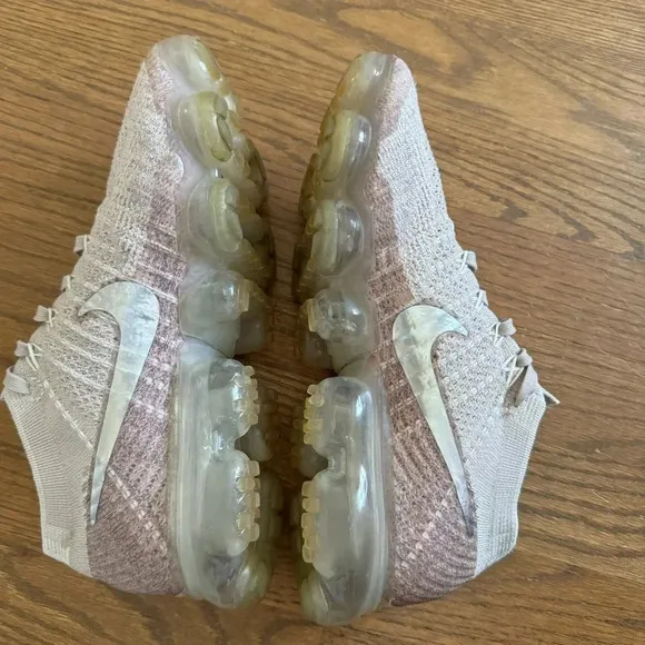Nike Air VaporMax STRING/CHROME-SUNSET GLOW-TAUPE GREY Women’s size 7