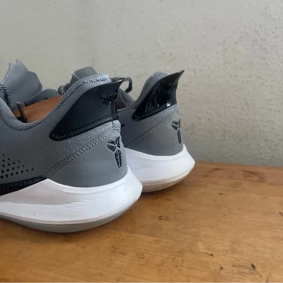 Nike Mamba Fury Cool Grey CK6632-001 Mens Rare Kobe Bryant KB24 Sz 9