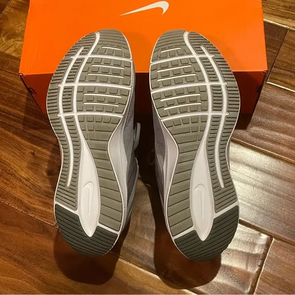 Nike Quest 3 'Light Smoke Grey' Running Shoe