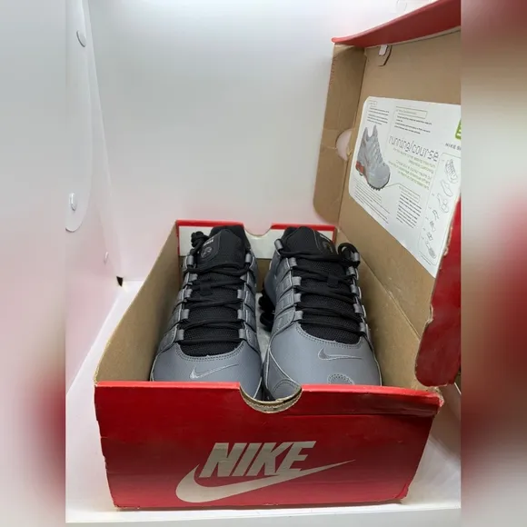 Nike Shox NZ Men Sneakers / Size 10/ Color Grey/Black/ NWB