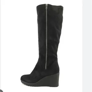 Nine West black faux suede wedge boots - size 8