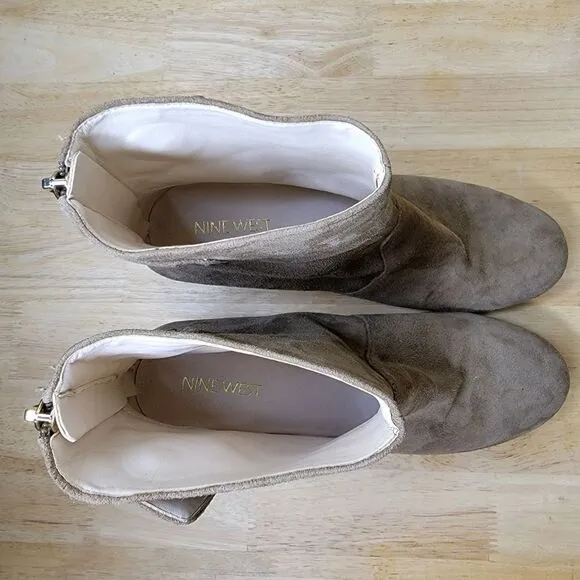 Nine West Quarryn Suede Zipper Back Snap Heeled Ankle Boots Tan Size 6.5