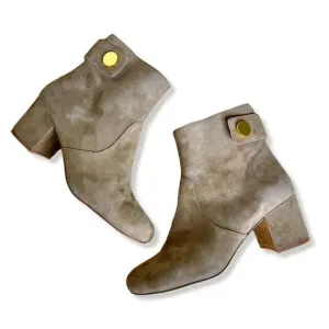 Nine West Quarryn Suede Zipper Back Snap Heeled Ankle Boots Tan Size 6.5