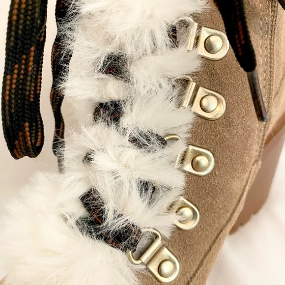 Nine West Tan Suede Ankle Boots with Faux Fur Trim size 7. Real leather.