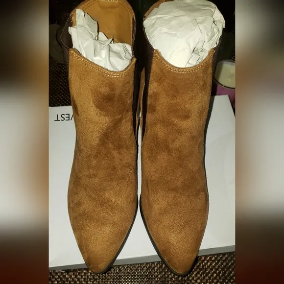Nine West Taye Women's 10W Faux Suede Cognac Brown Chelsea Block Ankle Boots NWT