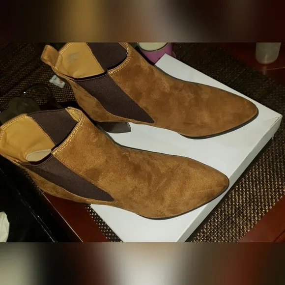 Nine West Taye Women's 10W Faux Suede Cognac Brown Chelsea Block Ankle Boots NWT