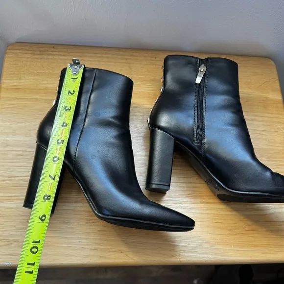 Nine West Yuhav Black boots. Size 7 1/2